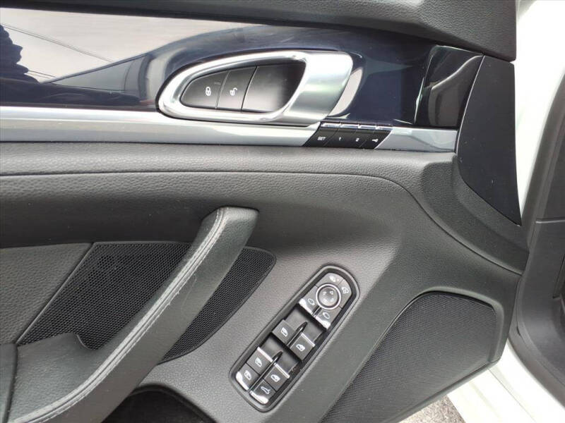 2015 Porsche Panamera 4