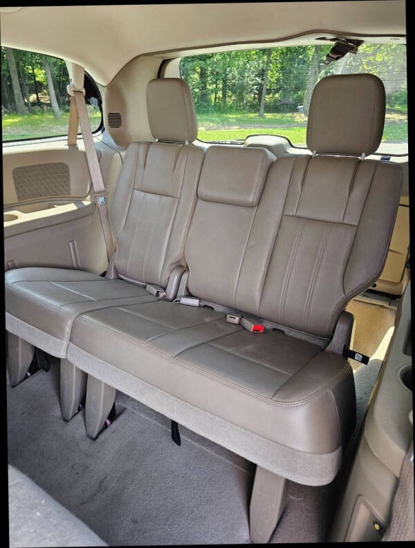 2012 Chrysler Town and Country Touring