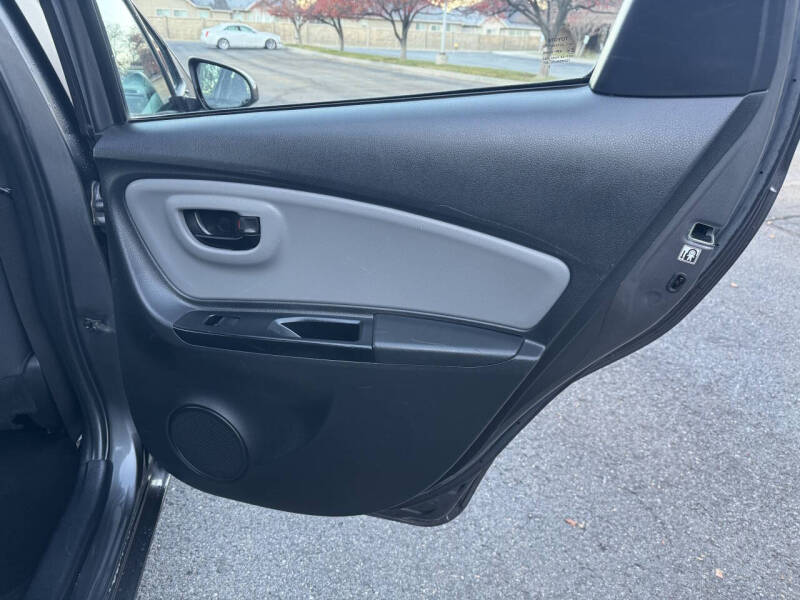 2015 Toyota Yaris 5-Door L