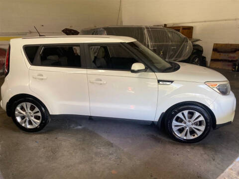 2015 Kia Soul +