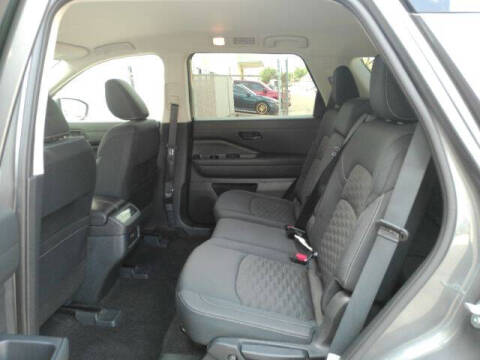 2024 Nissan Pathfinder SV