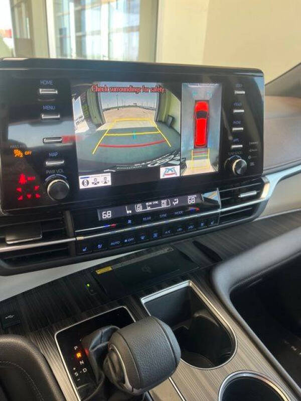 2023 Toyota Sienna Platinum 7-Passenger