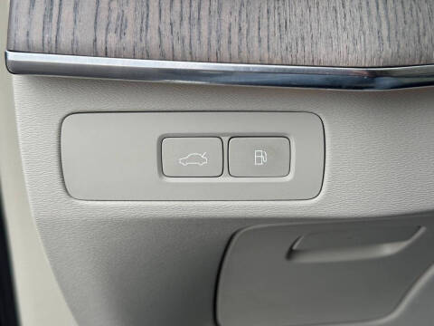 2023 Volvo XC90 Recharge T8 Ultimate Bright Theme 6P
