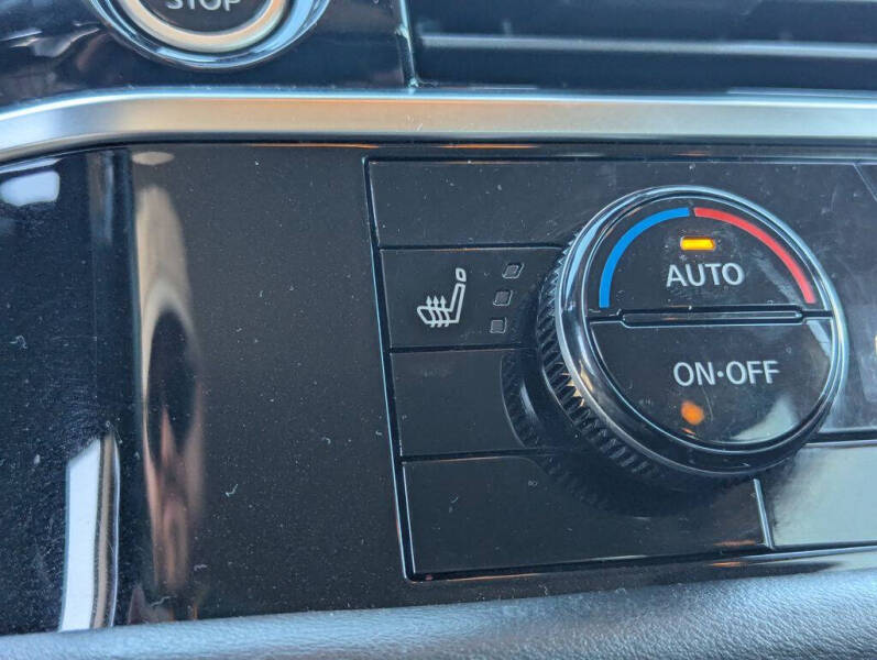 2023 Nissan Pathfinder SV