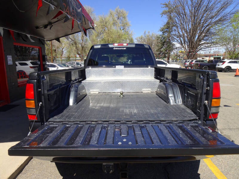 2004 Chevrolet Silverado 3500 LS