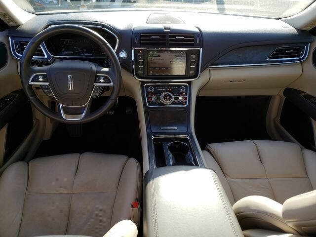 2018 Lincoln Continental Select