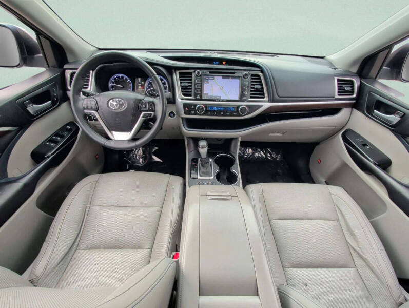 2016 Toyota Highlander