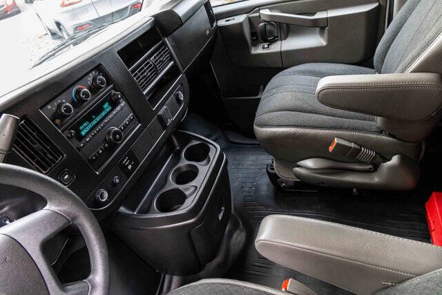 2023 GMC Savana 2500