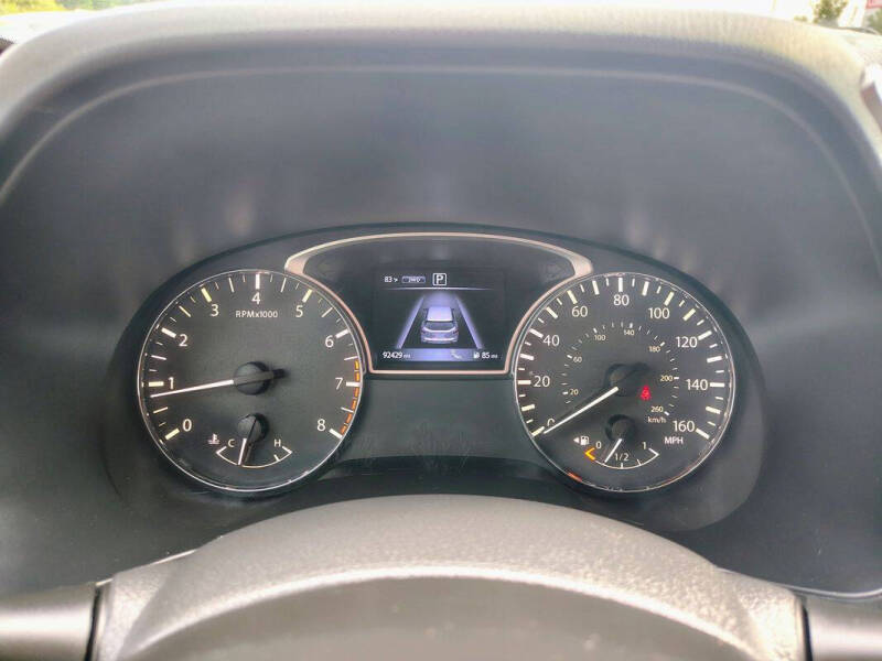 2017 Nissan Pathfinder SV