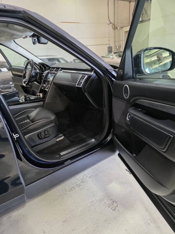 2017 Land Rover Discovery First Edition