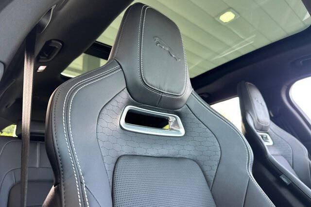 2026 Jaguar F-PACE P250 R-Dynamic S