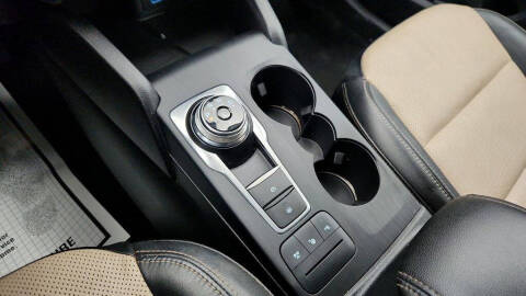 2021 Ford Escape Hybrid Titanium