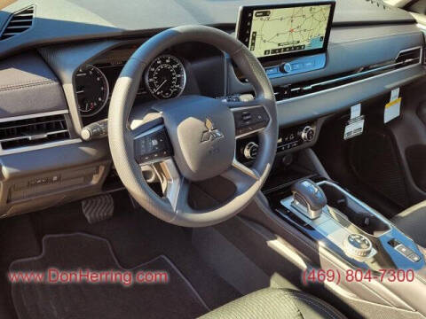 2026 Mitsubishi Outlander ES