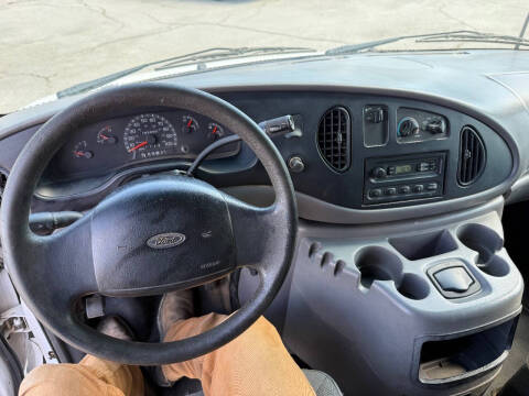2002 Ford E-Series E-250