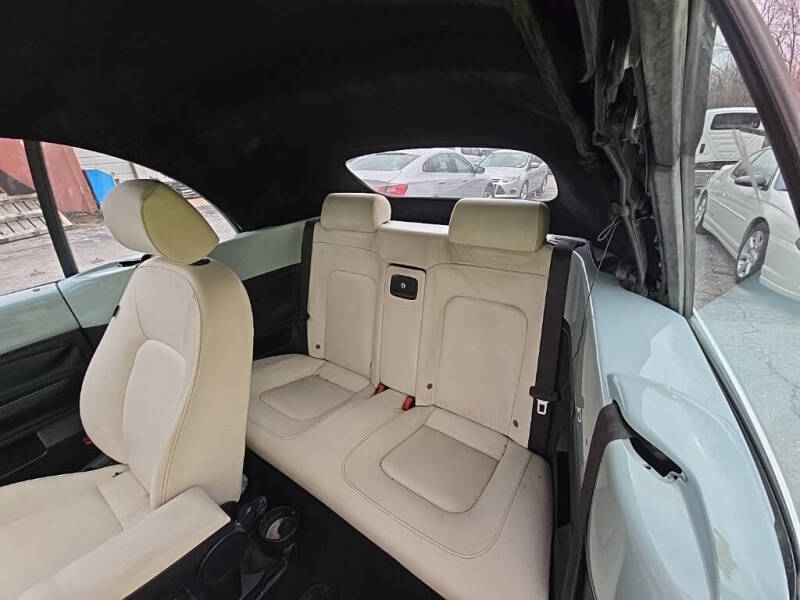 2010 Volkswagen New Beetle Convertible