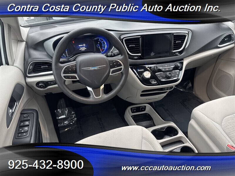 2017 Chrysler Pacifica Hybrid Touring Plus