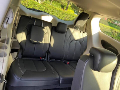 2022 Chrysler Pacifica Touring L