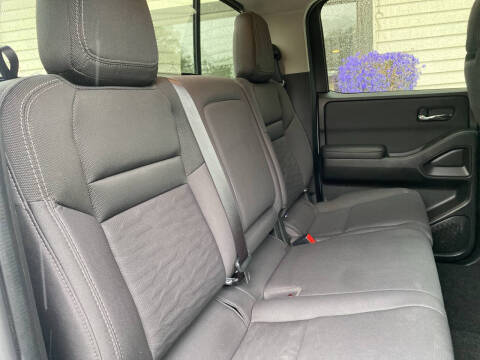 2023 Nissan Frontier SV