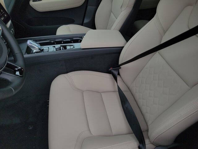 2026 Volvo XC60 B5 Core