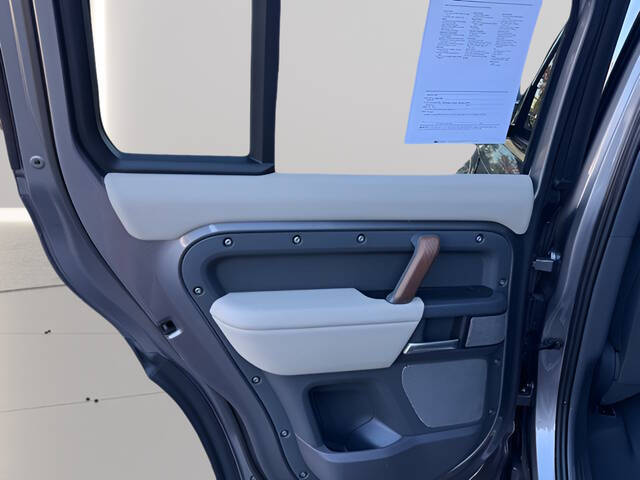 2024 Land Rover Defender 130 P400 X