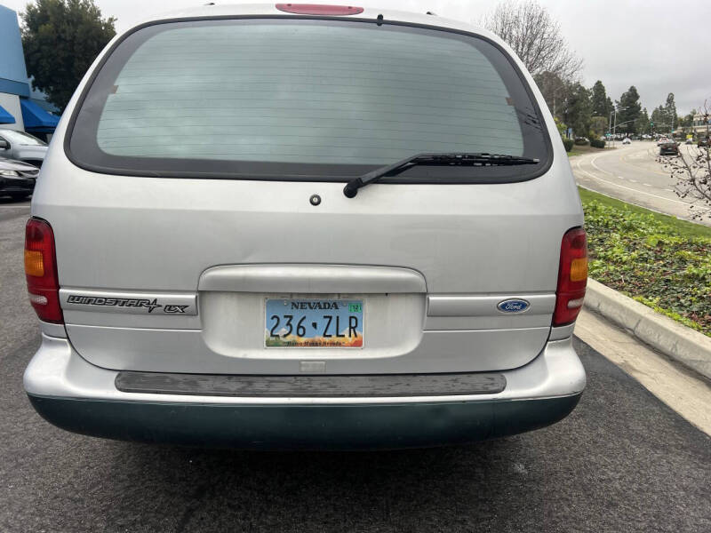 1996 Ford Windstar LX