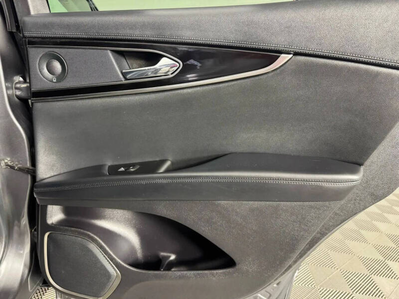 2021 Lincoln Nautilus Reserve