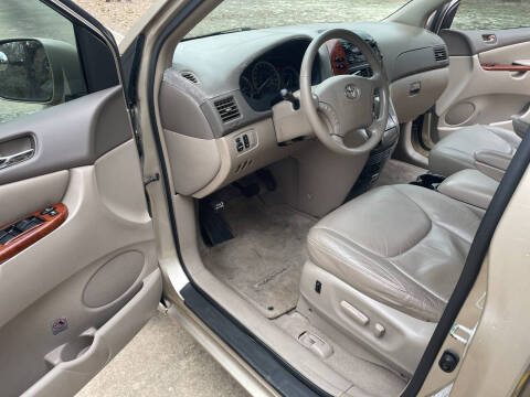 2004 Toyota Sienna XLE 7 Passenger