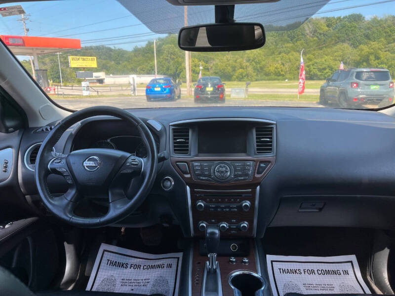 2017 Nissan Pathfinder Platinum