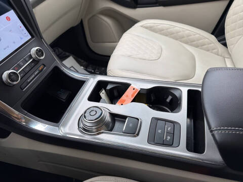 2024 Ford Edge Titanium