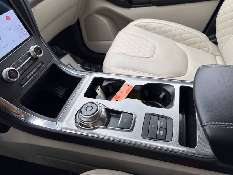2024 Ford Edge Titanium