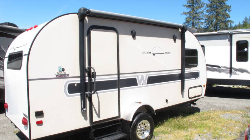 2018 Winnebago 1790 W/Slideout