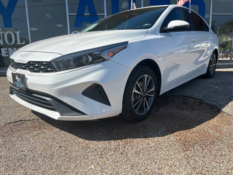 2023 Kia Forte LXS's photo