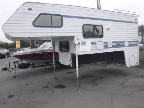 1994 Lance 900