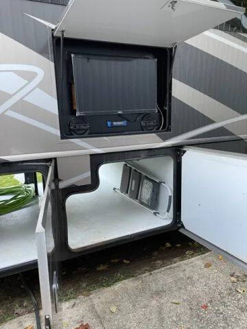 2014 Freightliner XCM Chassis