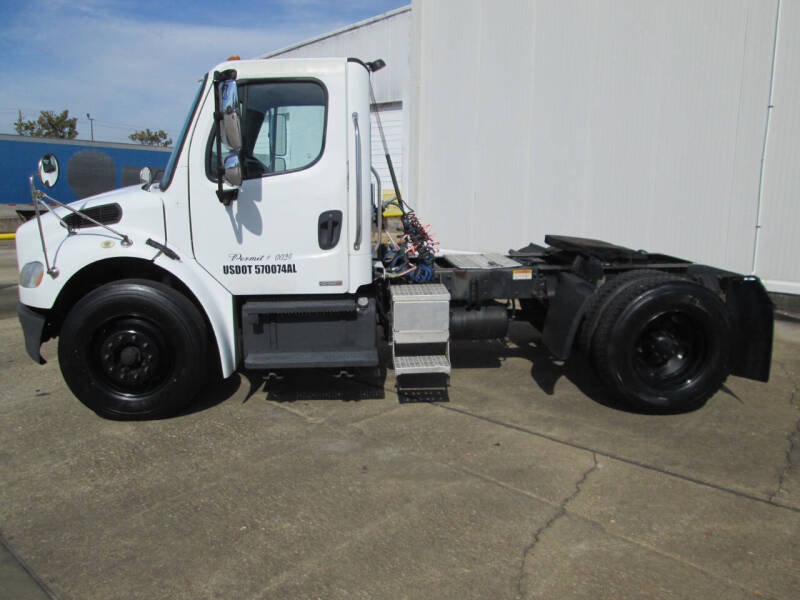 2007 Freightliner Business class M2