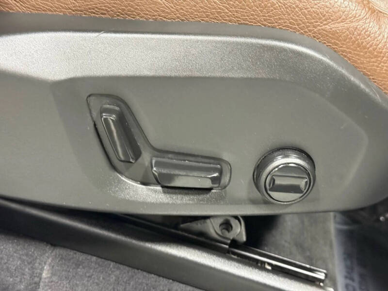 2019 Volvo XC90 T6 Momentum