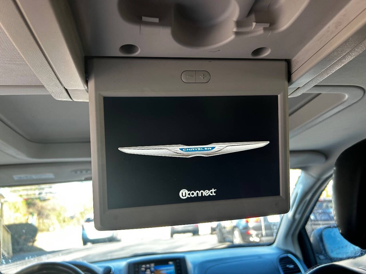 ChryslerTown and Country8