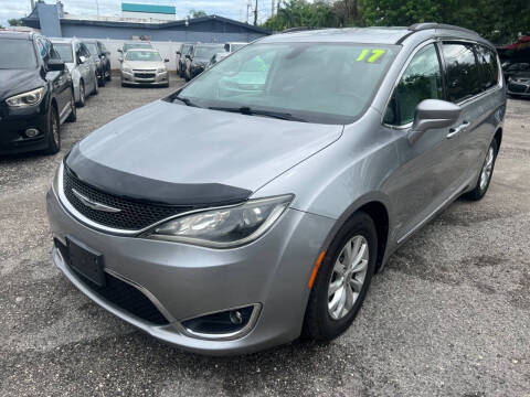 2017 Chrysler Pacifica Touring Plus