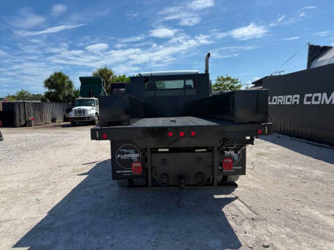 2013 Freightliner M2 106