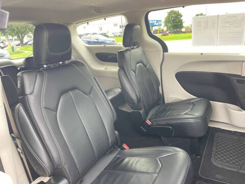 2022 Chrysler Pacifica Touring L