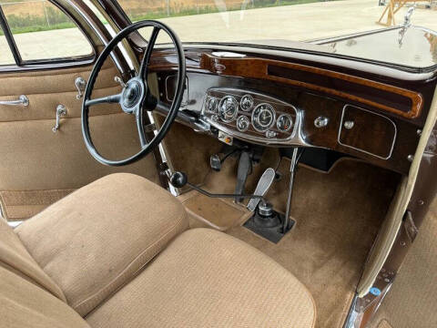 1934 Pierce-Arrow 1240A V12 Sedan