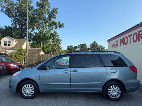 2009 Toyota Sienna CE 7-Passenger