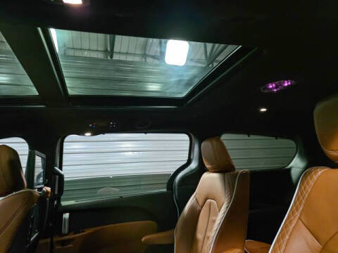 2025 Chrysler Pacifica Plug-In Hybrid Pinnacle