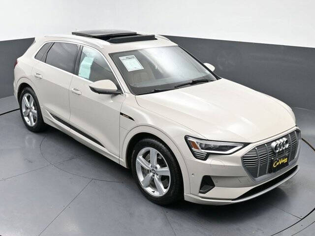 2019 Audi e-tron quattro Premium Plus