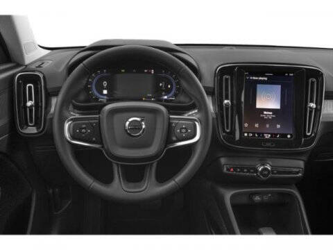 2023 Volvo XC40 B5 Plus Dark Theme