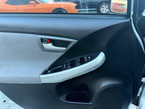 2014 Toyota Prius Three