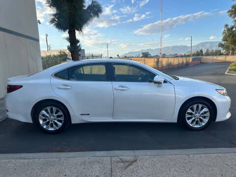 2015 Lexus ES 300h