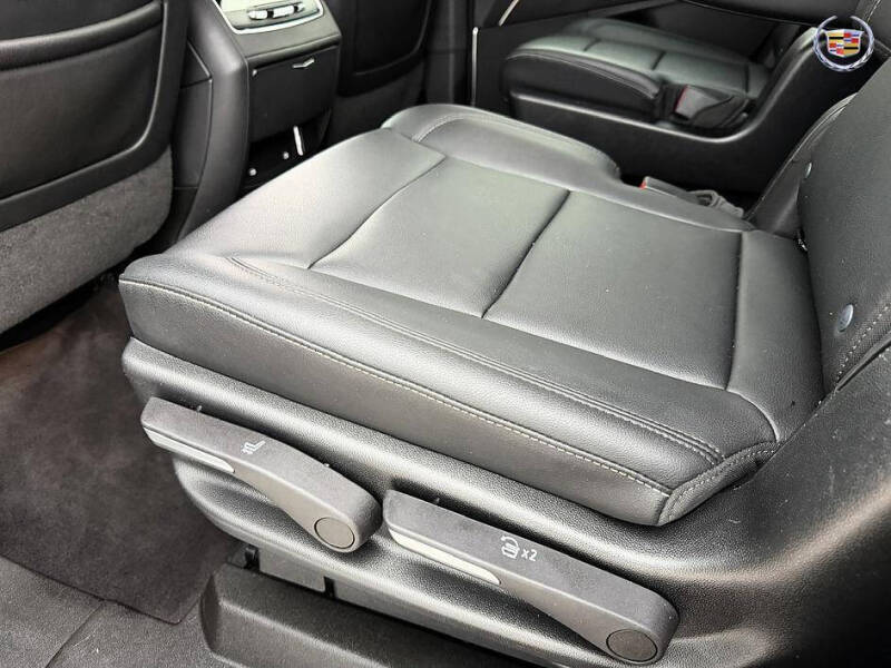 2022 Cadillac Escalade Luxury