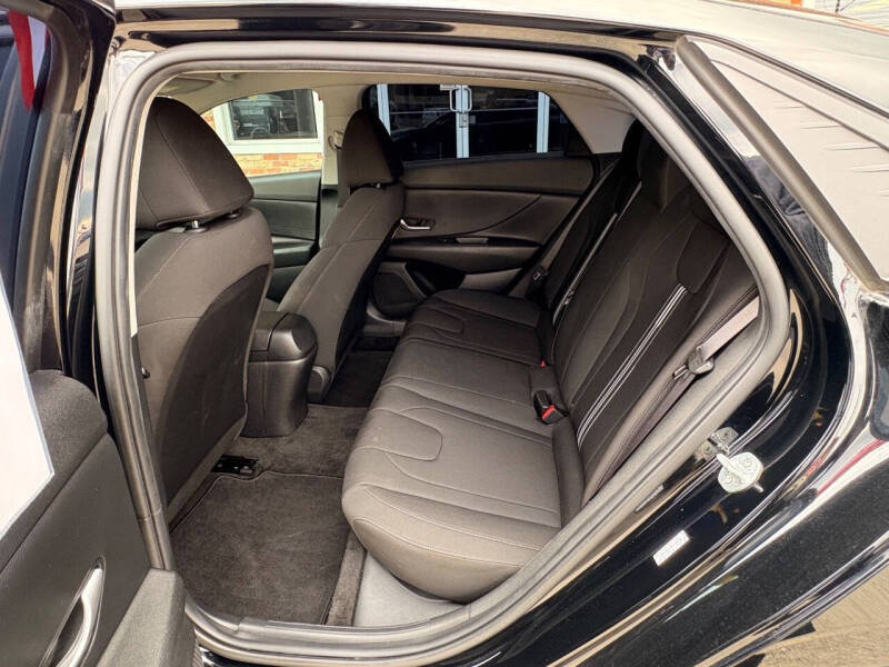 2022 Hyundai Elantra SEL