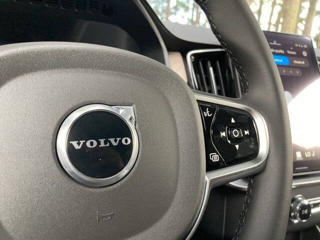 2025 Volvo XC90 T8 Plus Bright Theme 7P